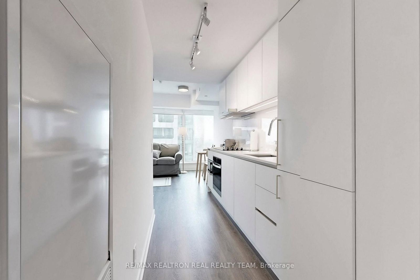 8 Wellesley Street W, Unit 4707 - Photo 7