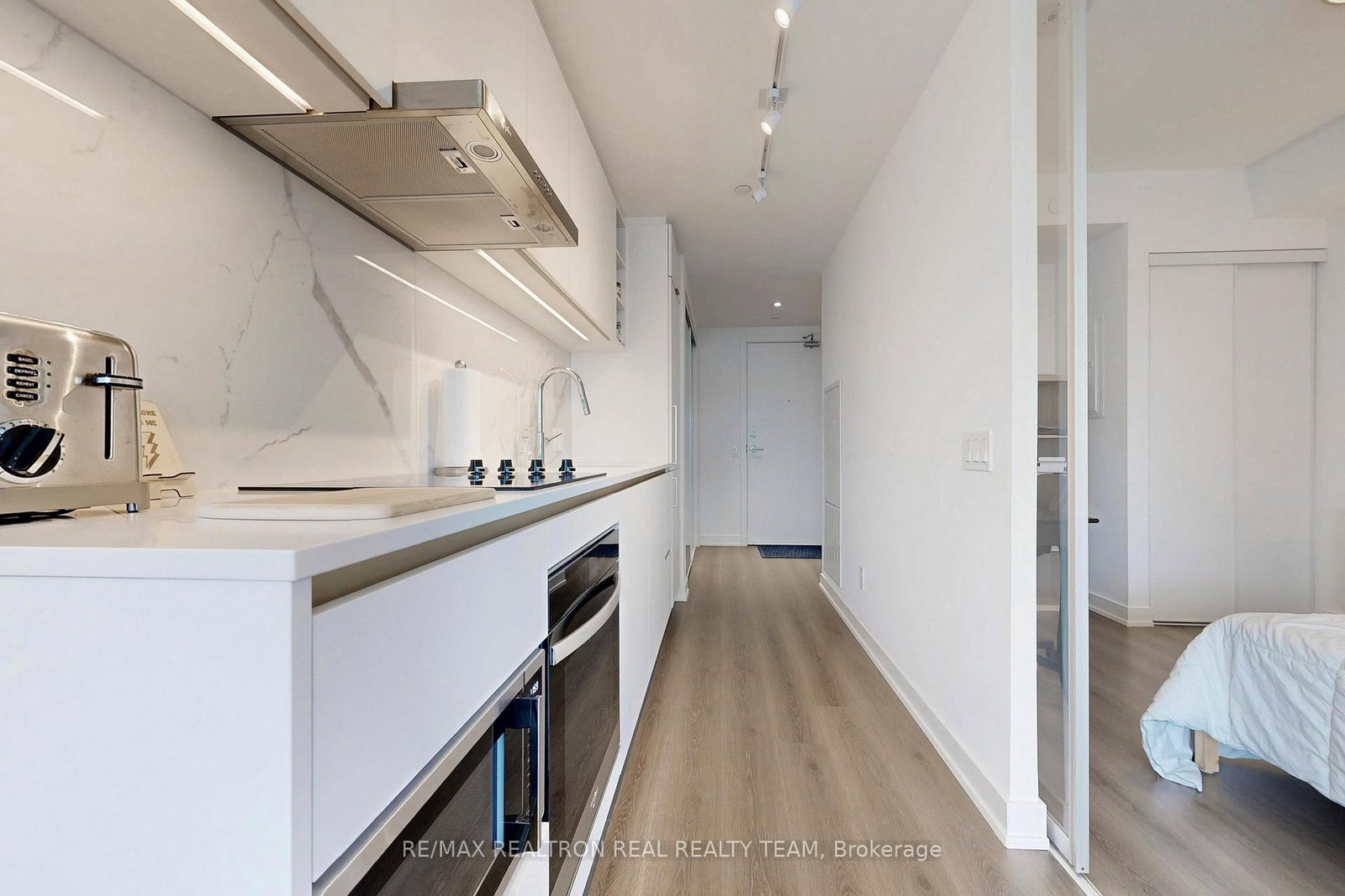 8 Wellesley Street W, Unit 4707 - Photo 8