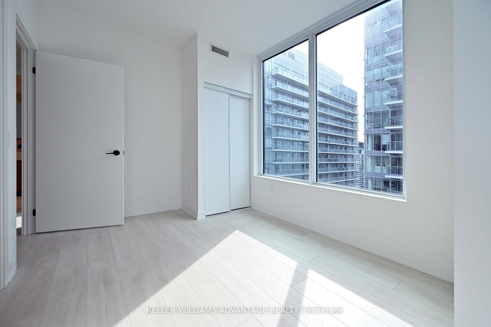 Condo for sale at 3004-117 Broadway Avenue, Toronto, Ontario, M4P 1V3 - Mount Pleasant West - MLS: C12901496