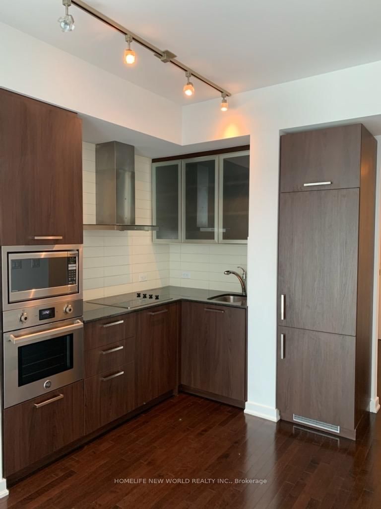 home for lease on 3210-14 York Street