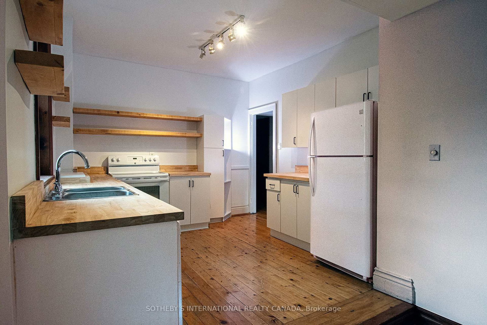 19 Melgund Road, Unit Upper - Photo 4