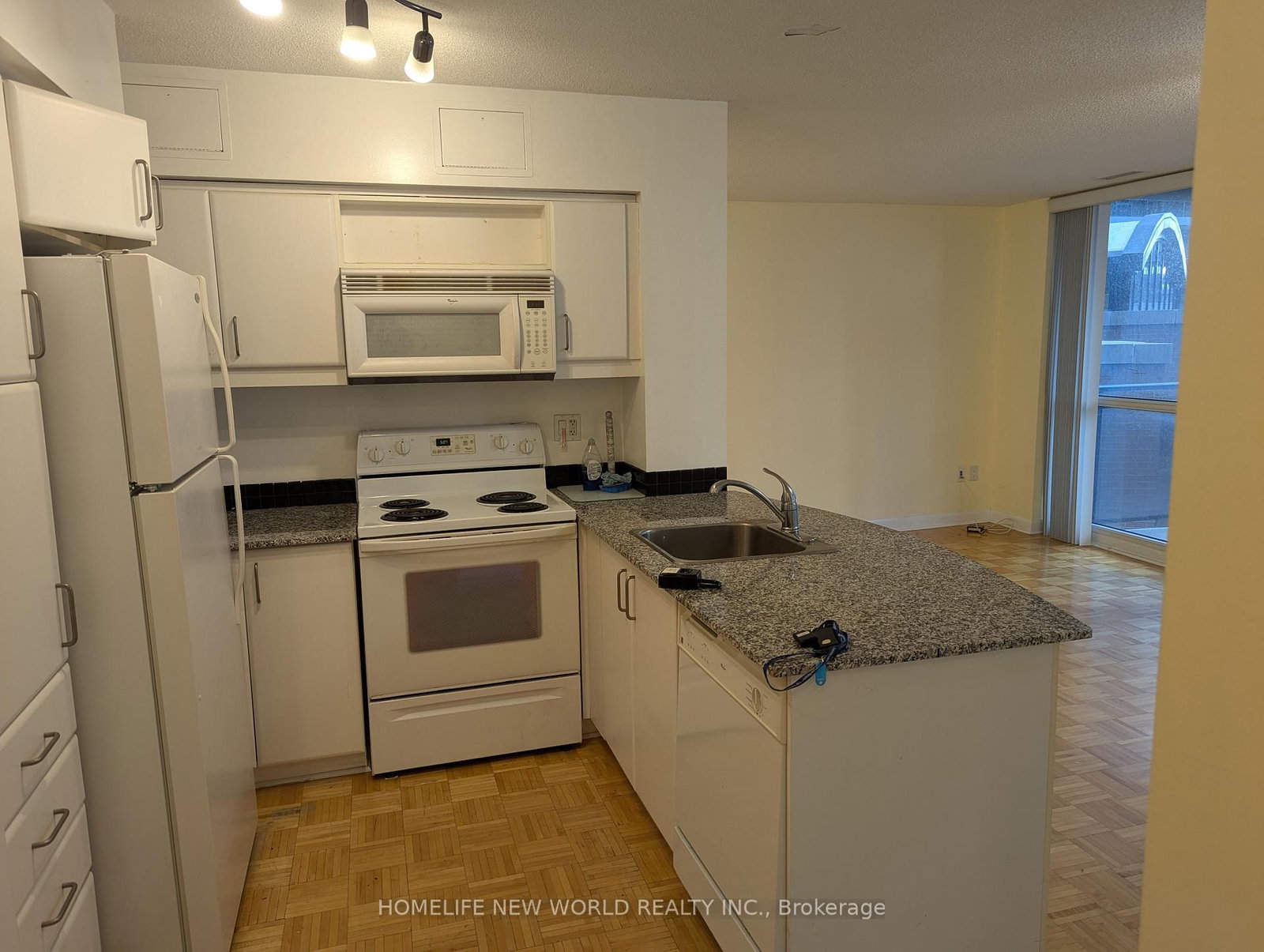 33 Sheppard Avenue E, Unit 405 - Photo 16