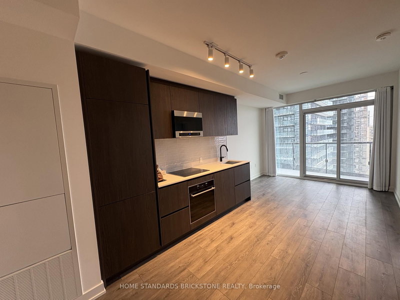 2106 - 117 Broadway Ave, Toronto, M4P 1V3 | Image 3