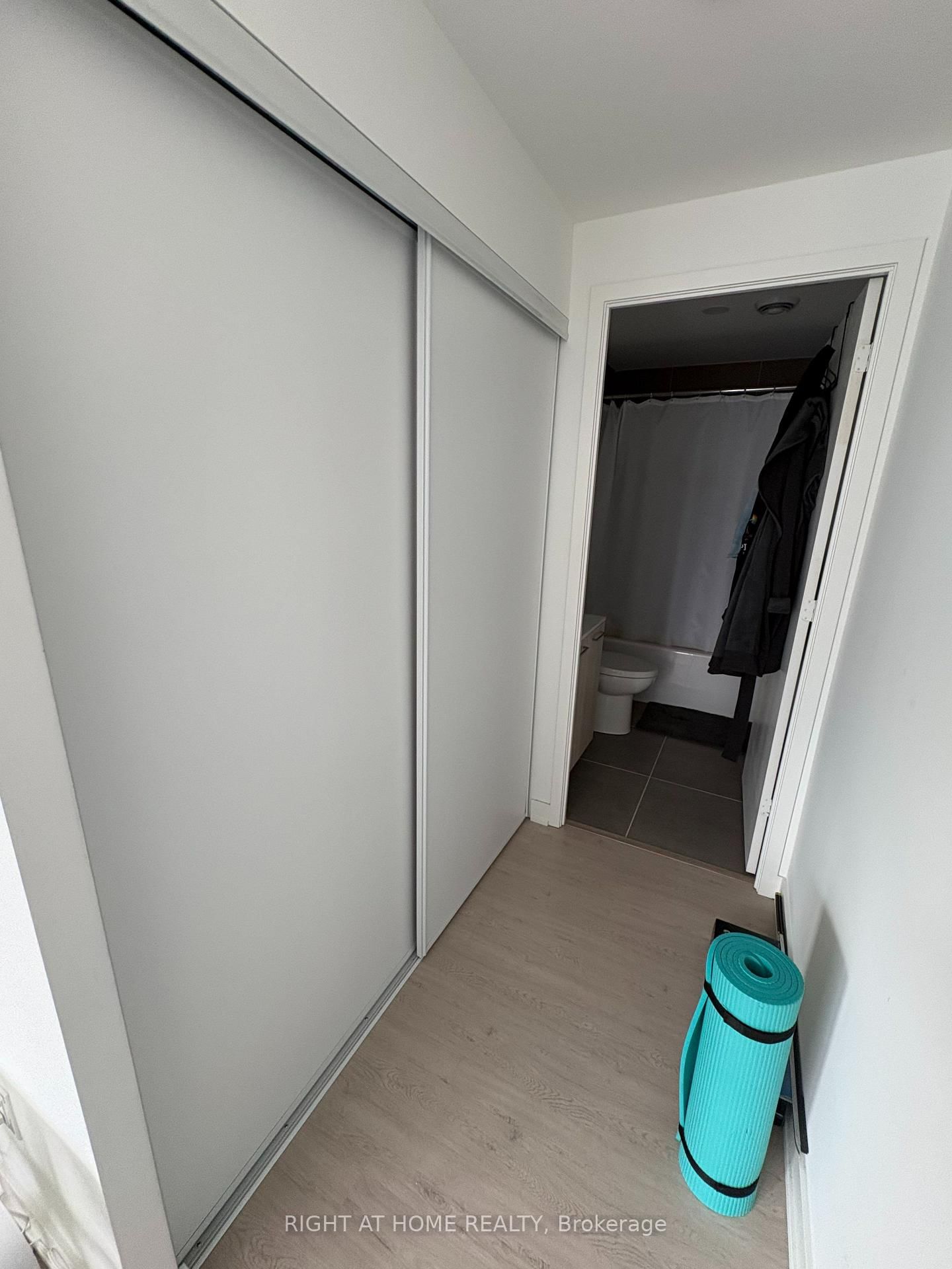 Condo for lease at 2404-65 Mutual Street, Toronto, Ontario, M5B 0E5 - Church-Yonge Corridor - MLS: C12902172