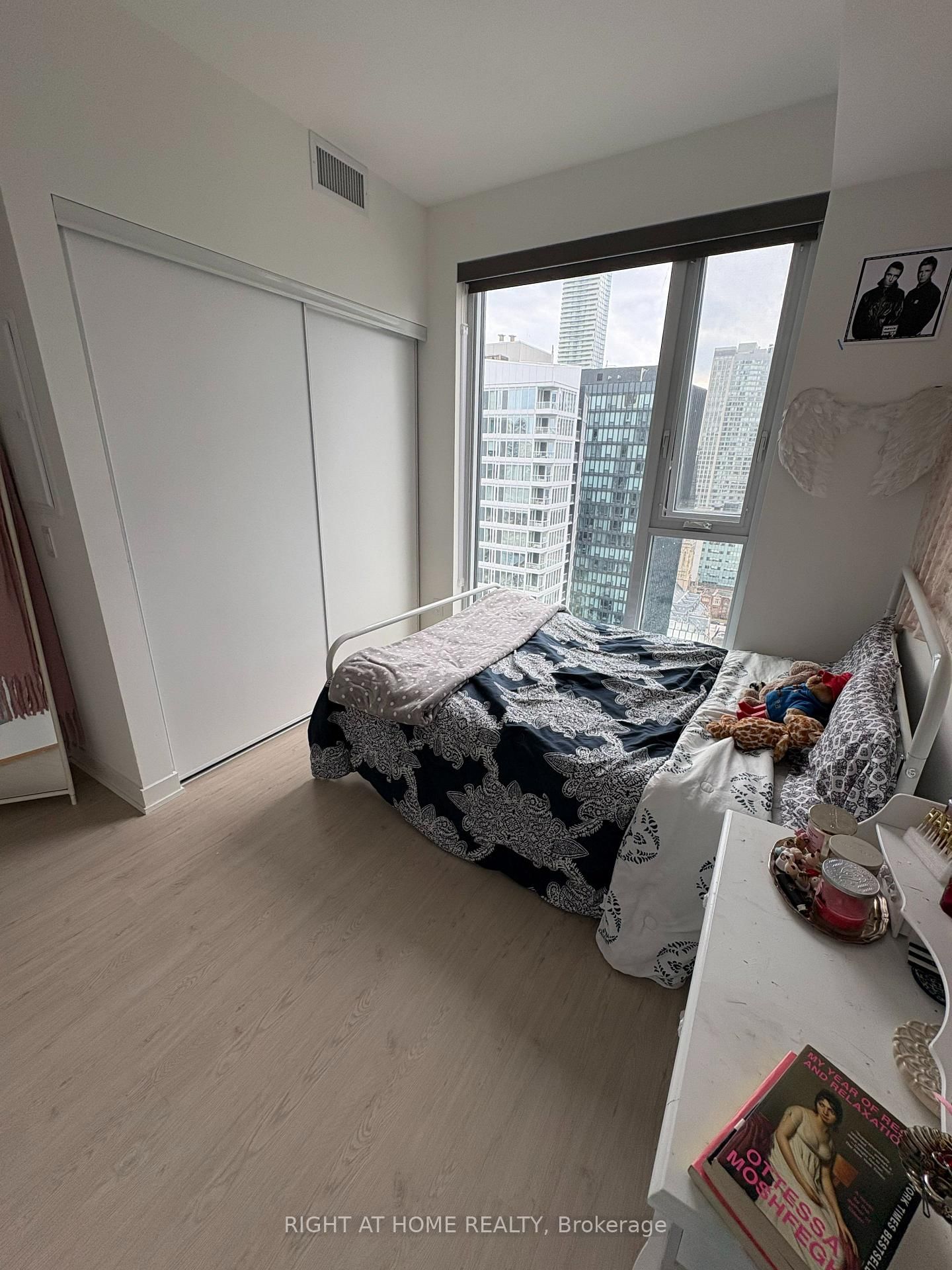 Condo for lease at 2404-65 Mutual Street, Toronto, Ontario, M5B 0E5 - Church-Yonge Corridor - MLS: C12902172