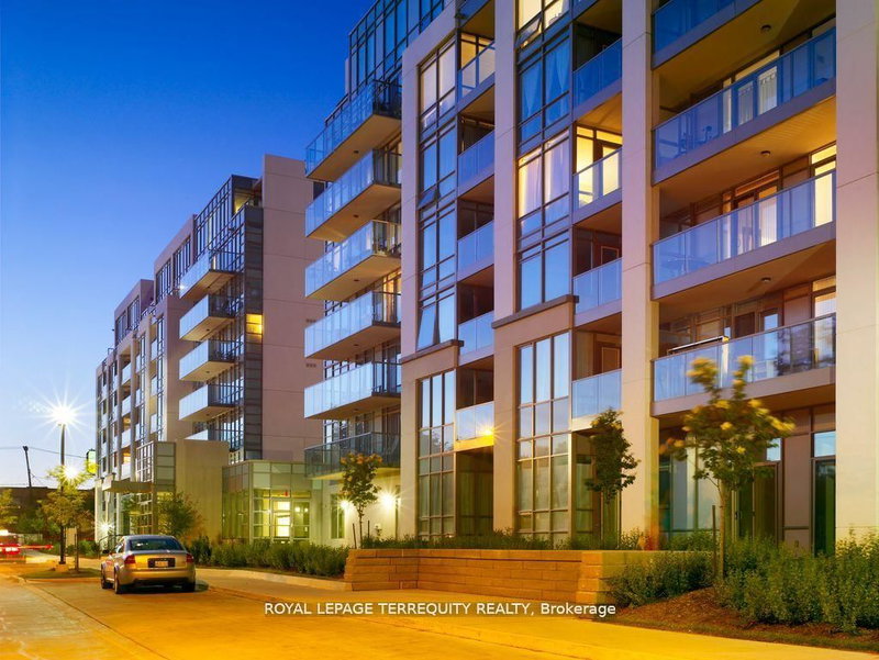 home for lease on 107-3830 Bathurst Street