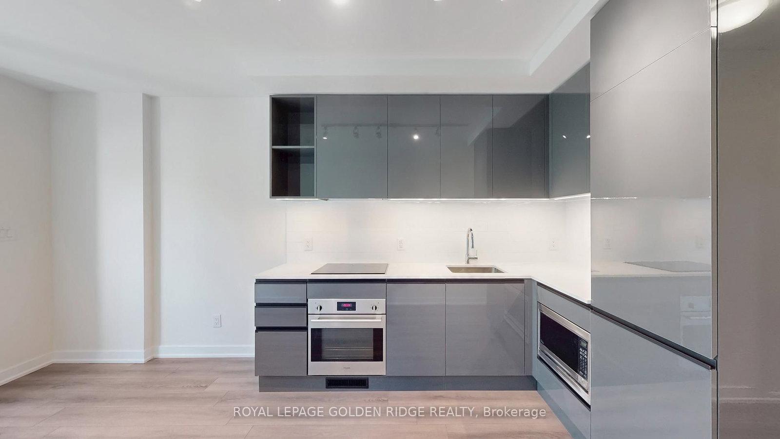 Condo for sale at 224-377 Madison Avenue, Toronto, Ontario, M4V 3E1 - Casa Loma - MLS: C12902816