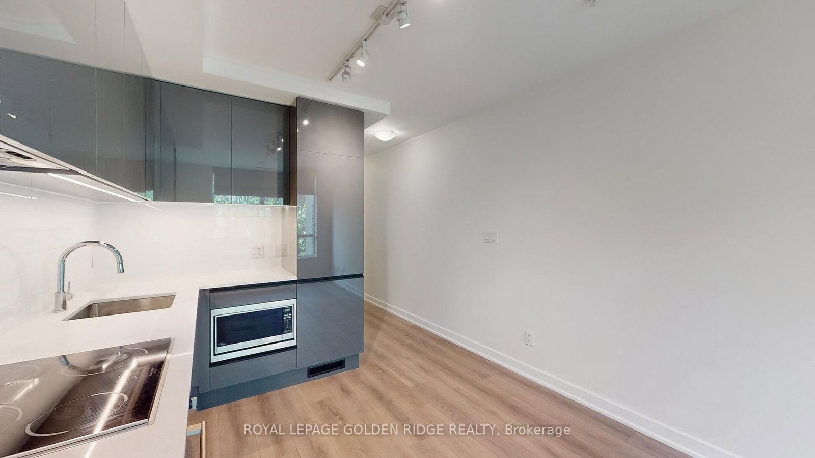 Condo for sale at 224-377 Madison Avenue, Toronto, Ontario, M4V 3E1 - Casa Loma - MLS: C12902816