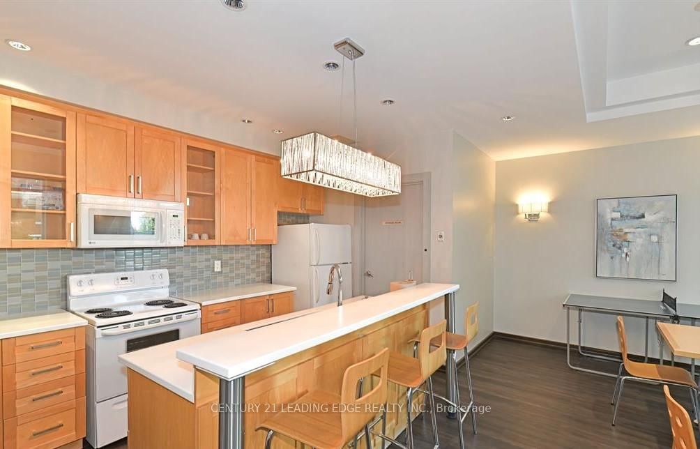 Condo for sale at 1012-212 Eglinton Avenue, Toronto, Ontario, M4P 0A3 - Mount Pleasant West - MLS: C12903620