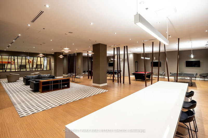 416 - 111 St Clair Avenue W