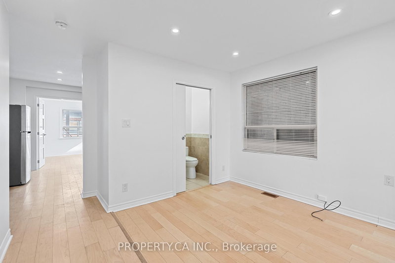 679 Vaughan Rd, Toronto, M6E 2Y7 | Image 2