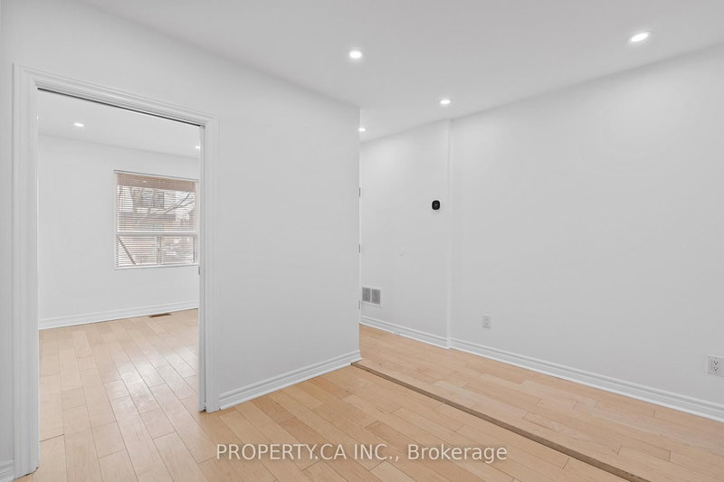 679 Vaughan Rd, Toronto, M6E 2Y7 | Image 3