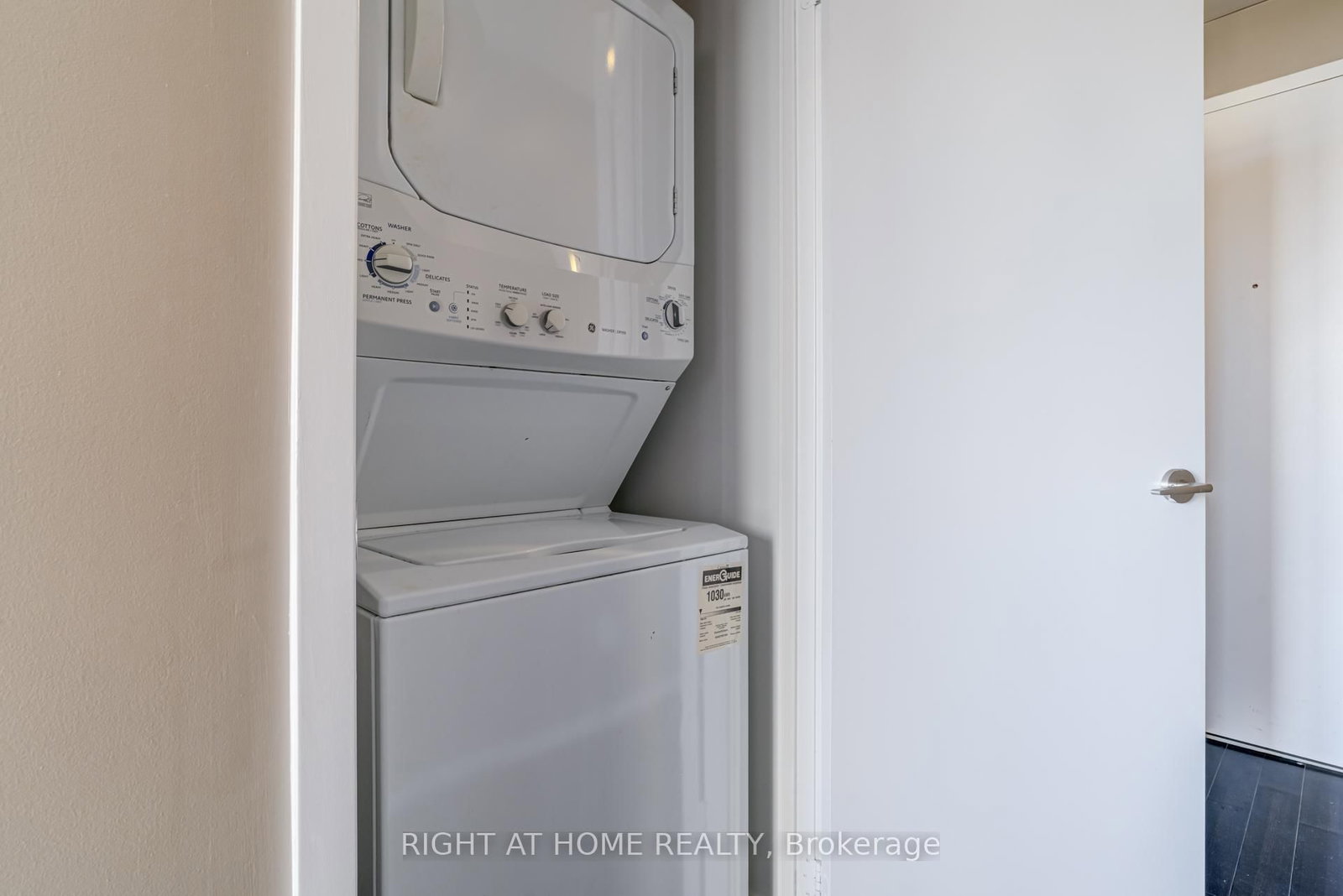 Condo for sale at 1109-75 St Nicholas Street, Toronto, Ontario, M4Y 0A5 - Bay Street Corridor - MLS: C12904938