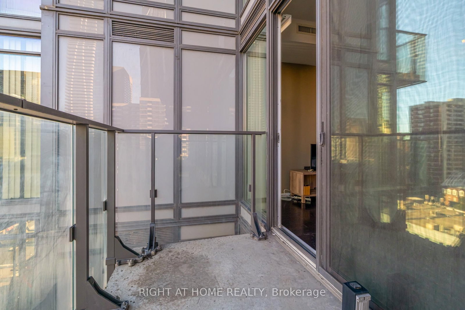 Condo for sale at 1109-75 St Nicholas Street, Toronto, Ontario, M4Y 0A5 - Bay Street Corridor - MLS: C12904938