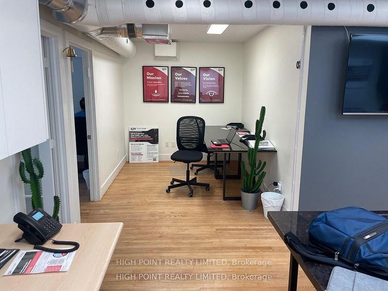 510 Eglinton Avenue W, Unit 202 - Photo 12