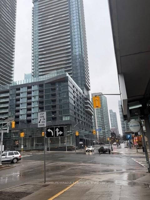 333 Bremner Blvd, Toronto, M5V 3X9 | Image 2