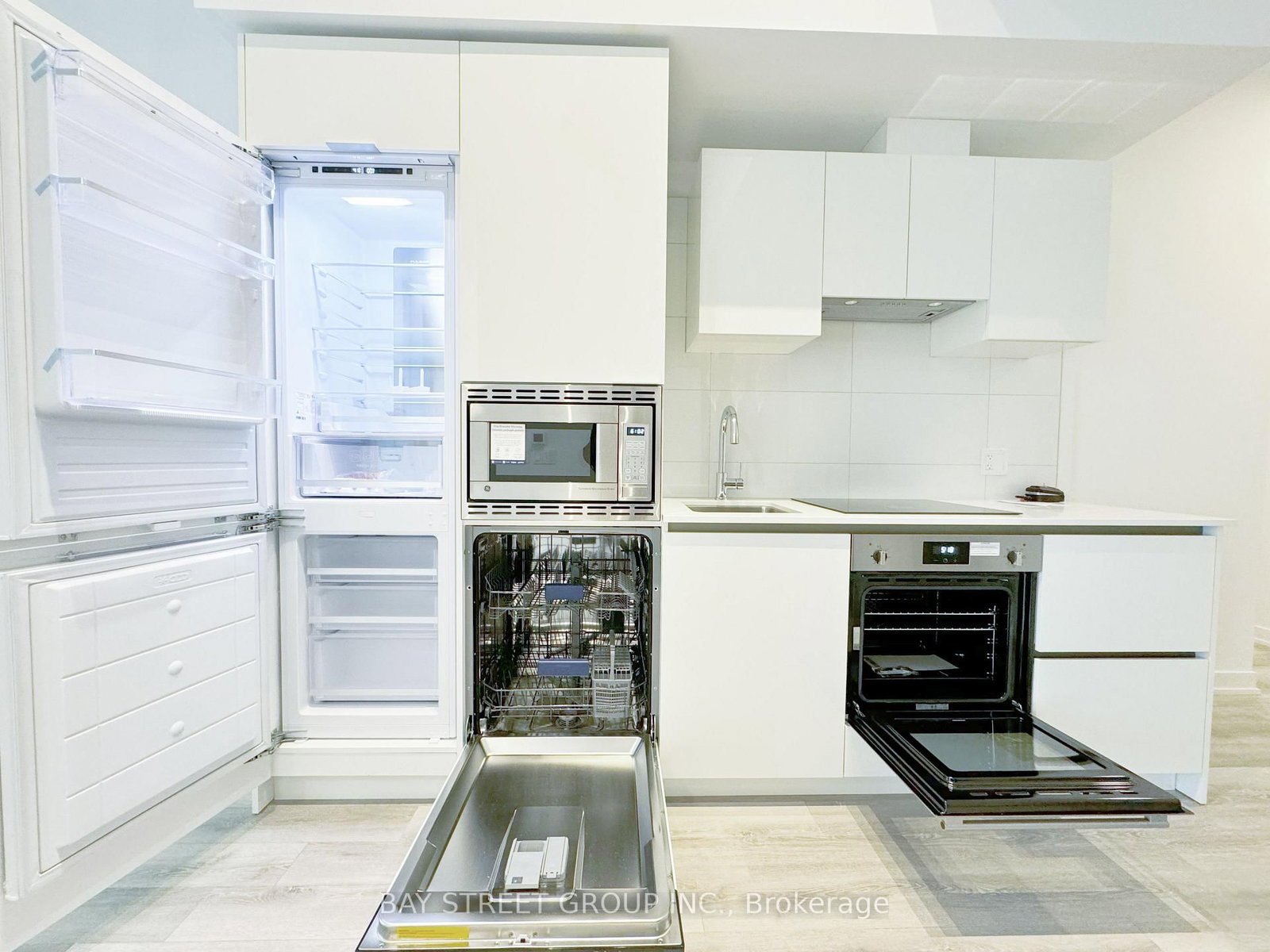 Condo for sale at 606-238 Simcoe Street, Toronto, Ontario, M5T 3B9 - Kensington-Chinatown - MLS: C12905254