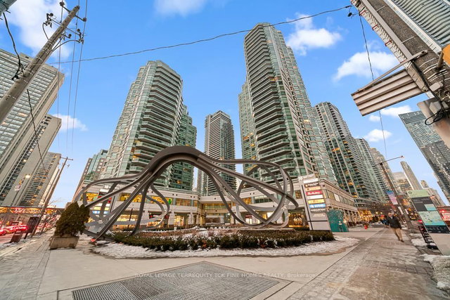 2604 - 10 Yonge Street
