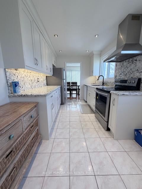 162 Shawnee Circ, Toronto, M2H 2Y2 | Image 2