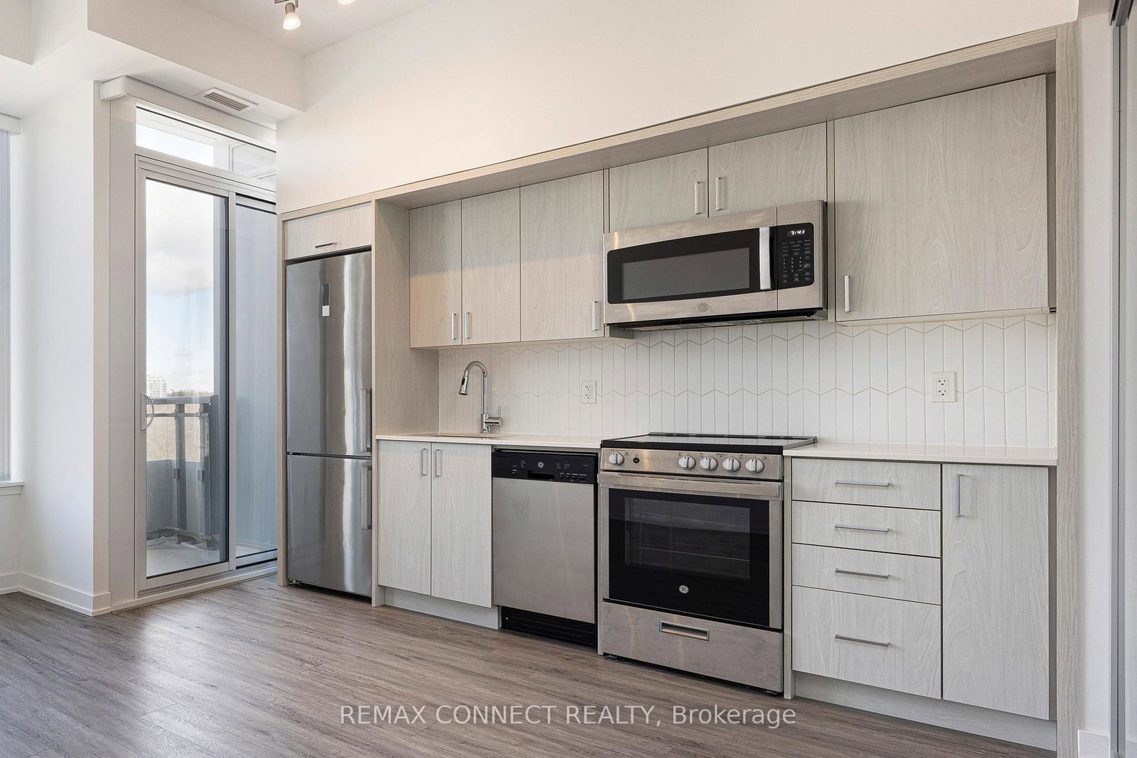 Condo for lease at 708-1 Cardiff Road, Toronto, Ontario, M4P 0G2 - Mount Pleasant East - MLS: C12906308