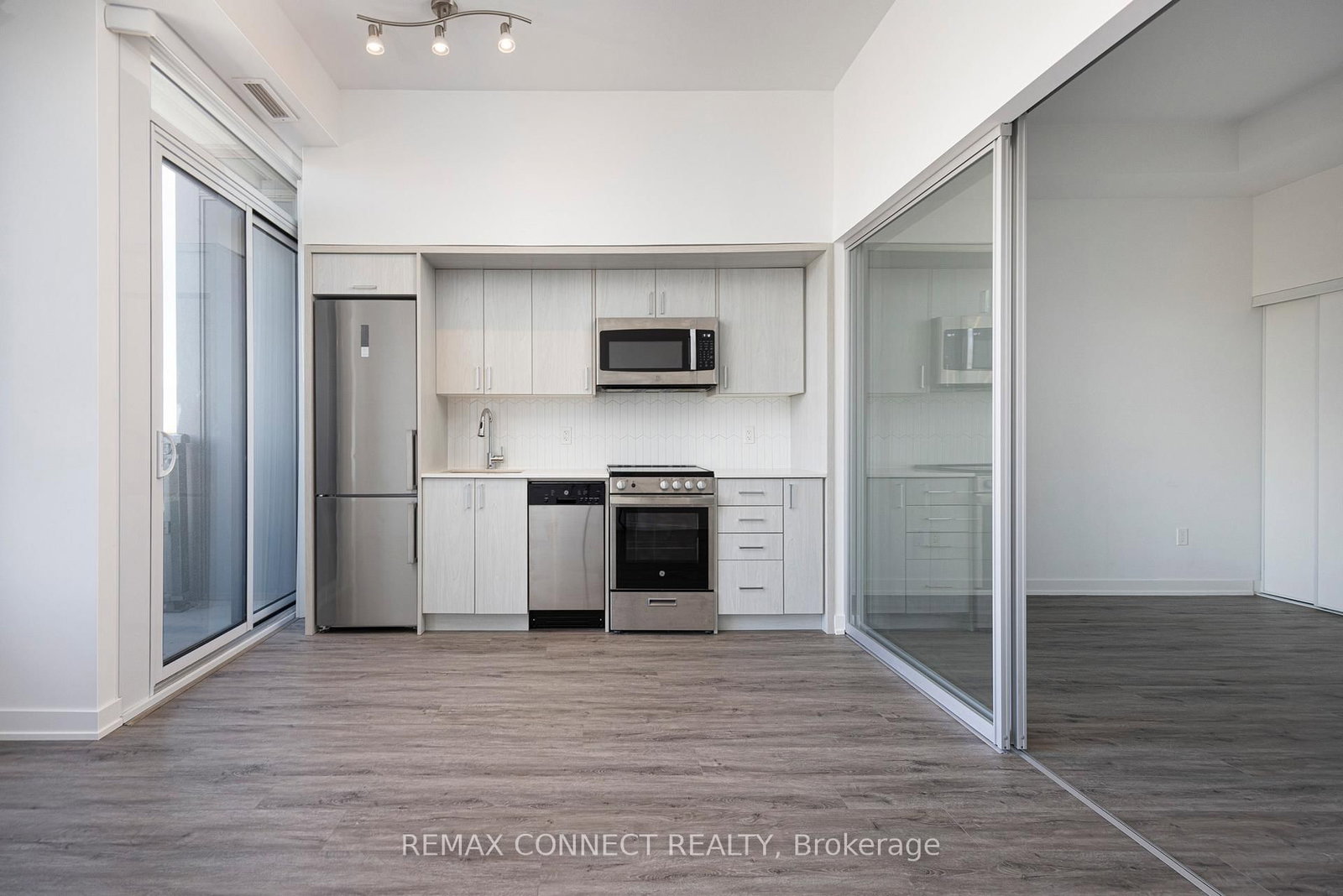 Condo for lease at 708-1 Cardiff Road, Toronto, Ontario, M4P 0G2 - Mount Pleasant East - MLS: C12906308