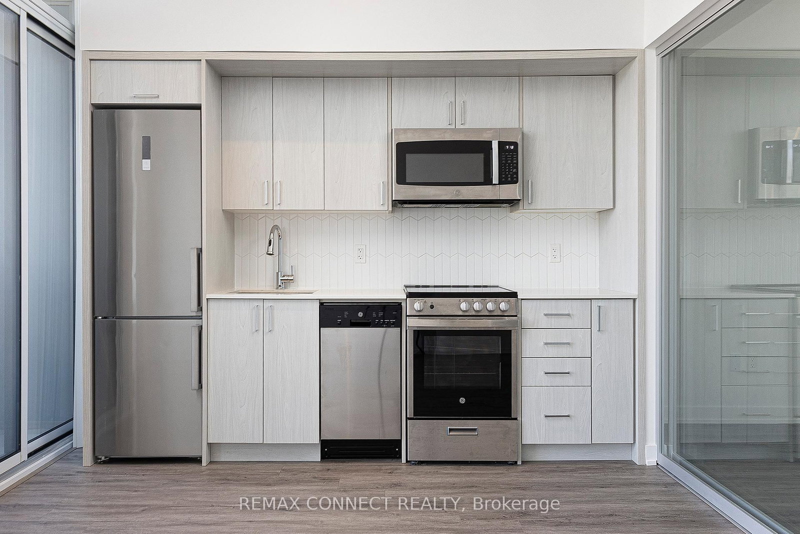 Condo for lease at 708-1 Cardiff Road, Toronto, Ontario, M4P 0G2 - Mount Pleasant East - MLS: C12906308