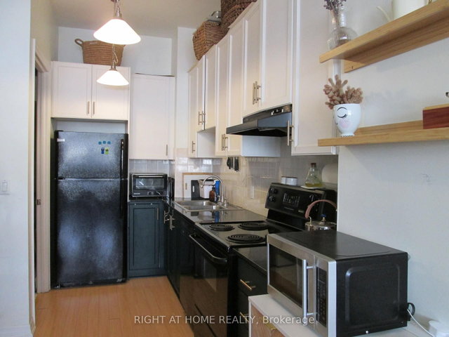 206 - 797 Don Mills Road