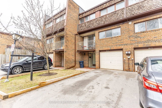 2 - 90 Castlebury Crescent