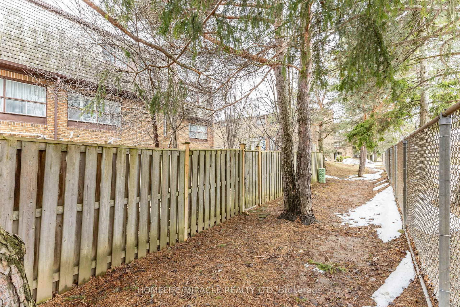 Townhouse for sale at 2-90 Castlebury Crescent, Toronto, Ontario, M2H 1W8 - Bayview Woods-Steeles - MLS: C12906630