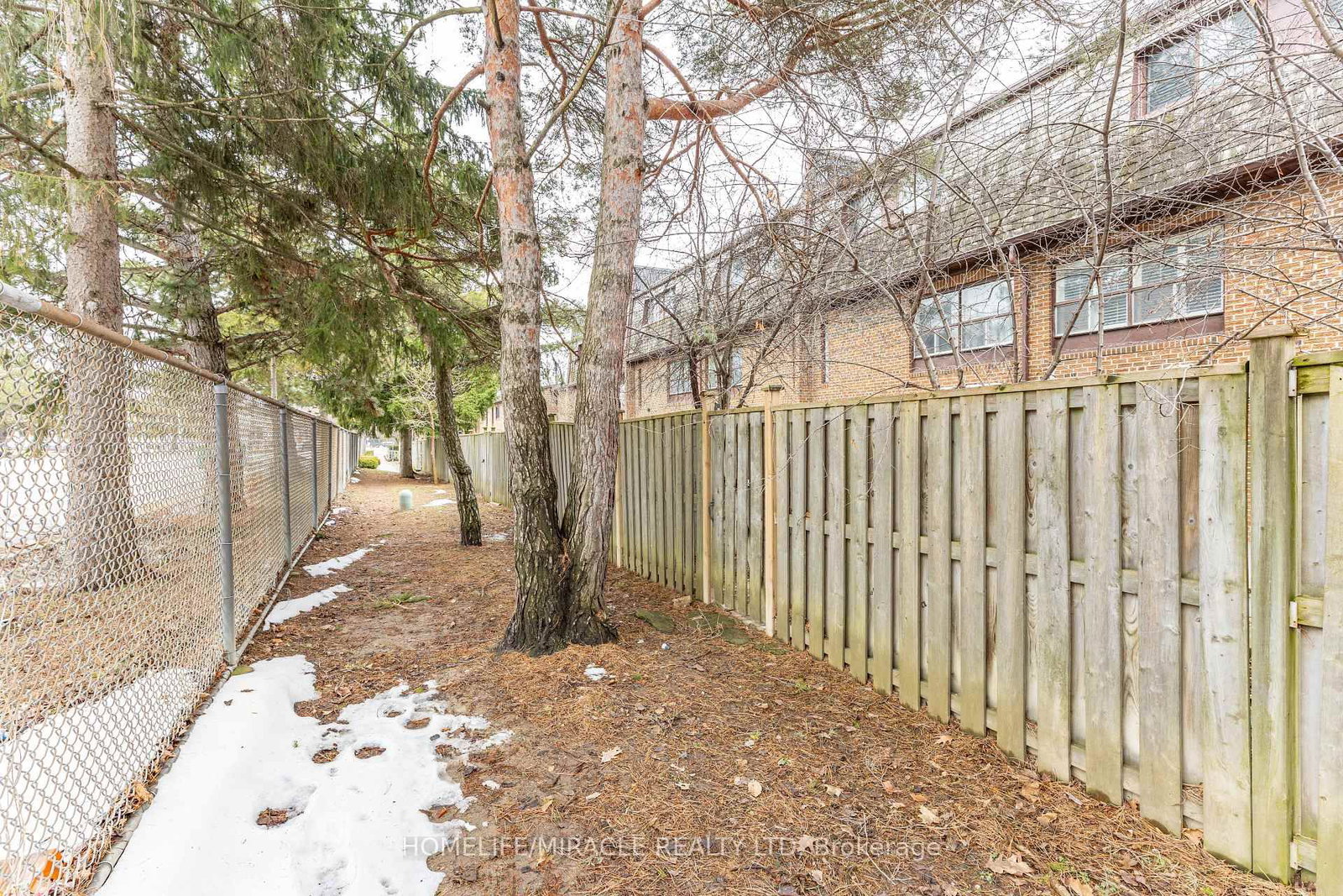 Townhouse for sale at 2-90 Castlebury Crescent, Toronto, Ontario, M2H 1W8 - Bayview Woods-Steeles - MLS: C12906630