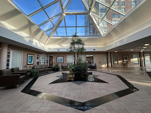 212 - 7 Concorde Place