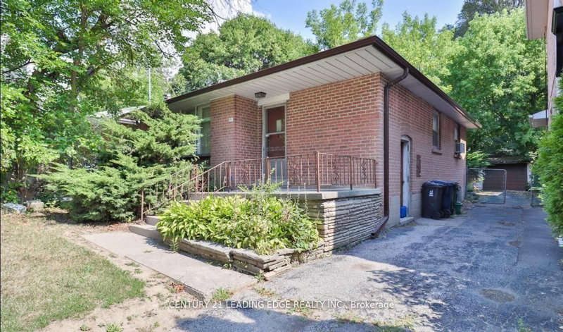 11 Collinson Blvd, Toronto, M3H 3B7 | Image 2