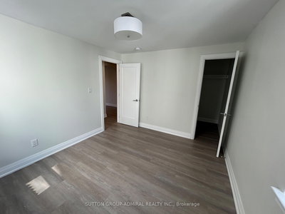 202-701 Eglinton Avenue West, Toronto, Ontario image-0-3