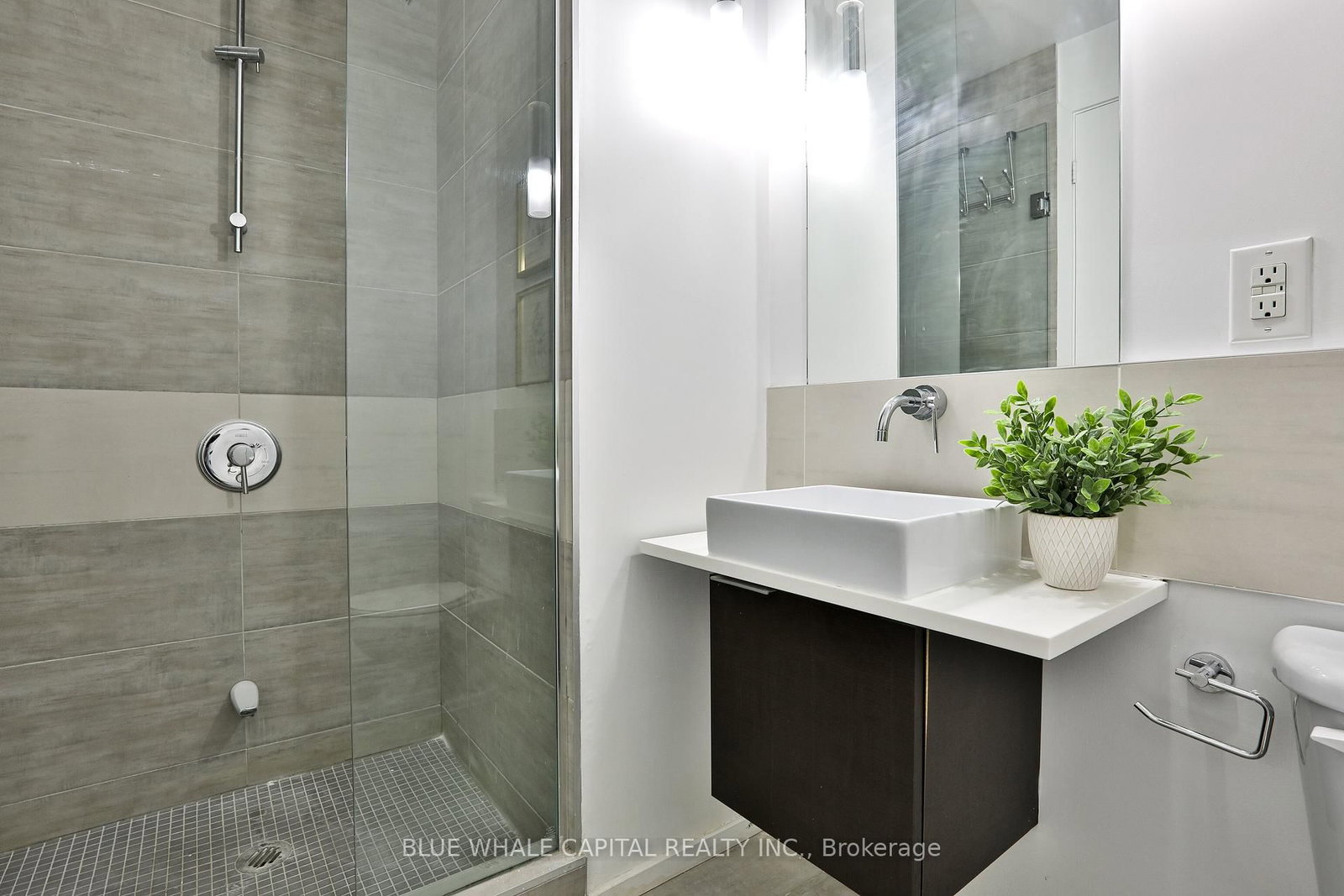 Condo for sale at 802-8 Charlotte Street, Toronto, Ontario, M5V 0K4 - Waterfront Communities C1 - MLS: C12907052