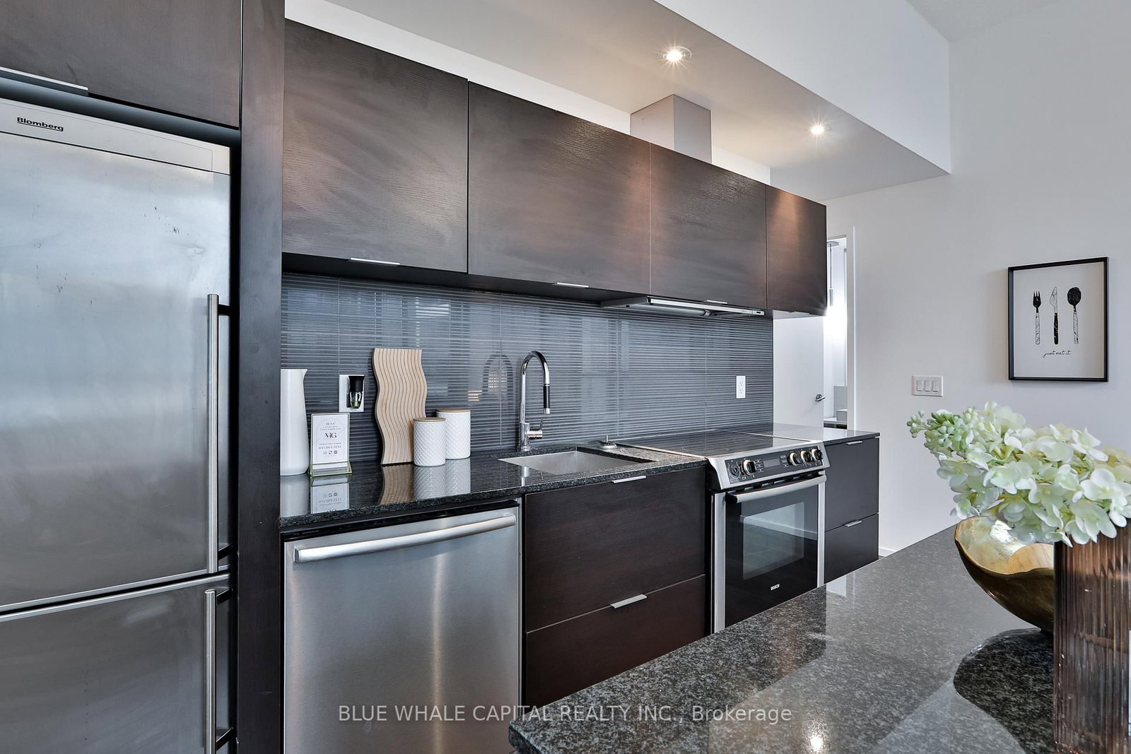 Condo for sale at 802-8 Charlotte Street, Toronto, Ontario, M5V 0K4 - Waterfront Communities C1 - MLS: C12907052