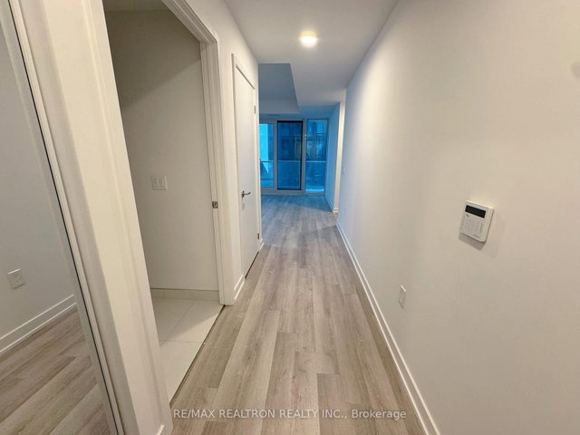 3517 - 230 Simcoe Street