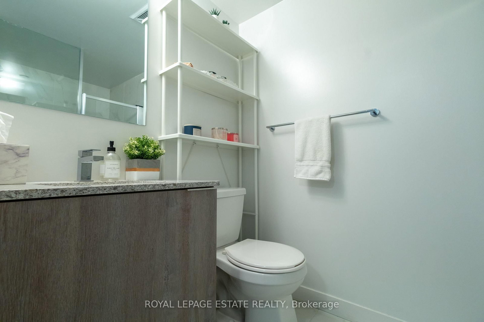 Condo for lease at 657-31 Tippett Road, Toronto, Ontario, M3H 0C8 - Clanton Park - MLS: C12907884