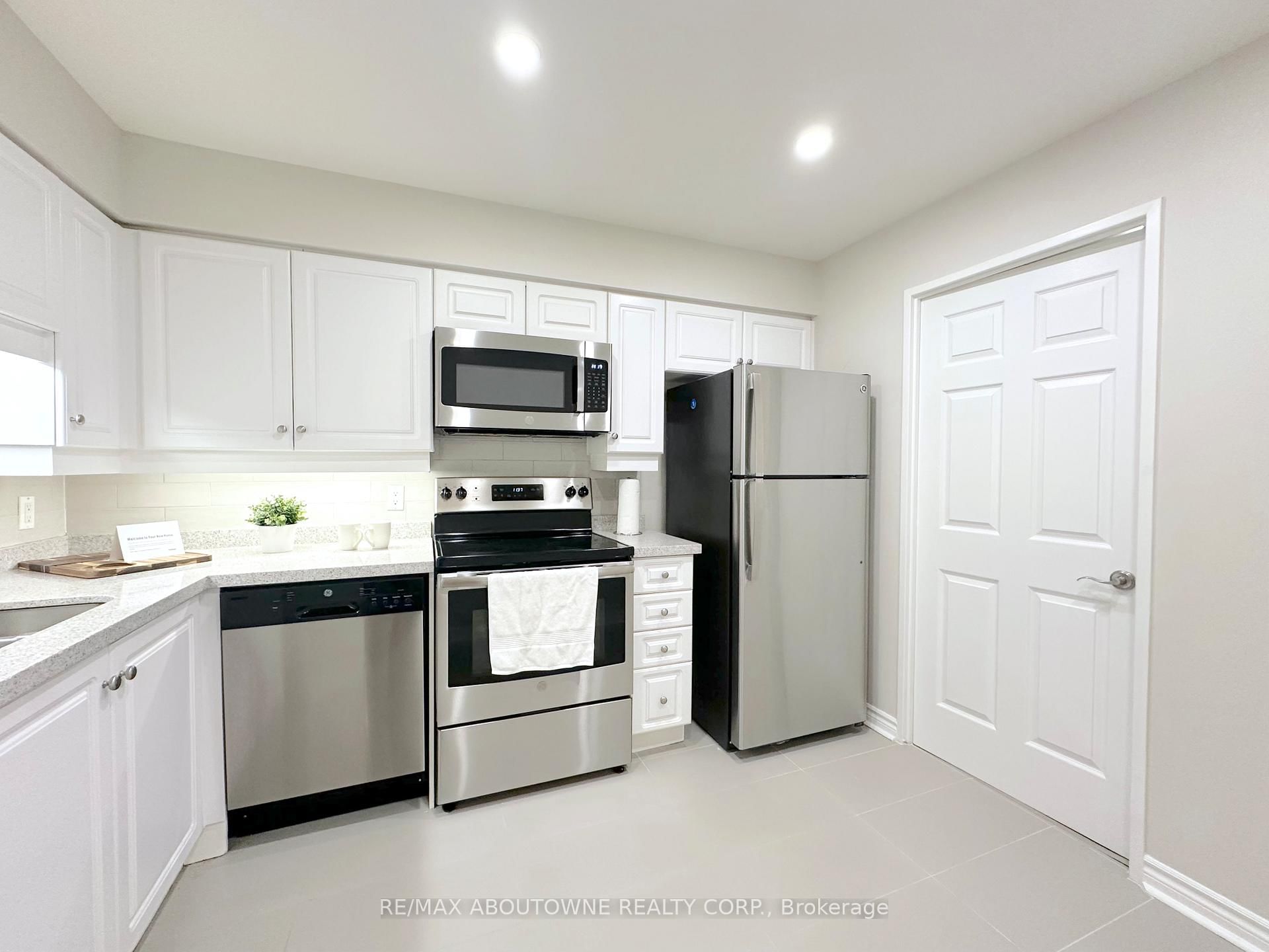 17 Brookbanks Drive, Unit 104