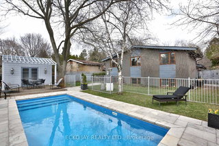 61 Lacewood Crescent