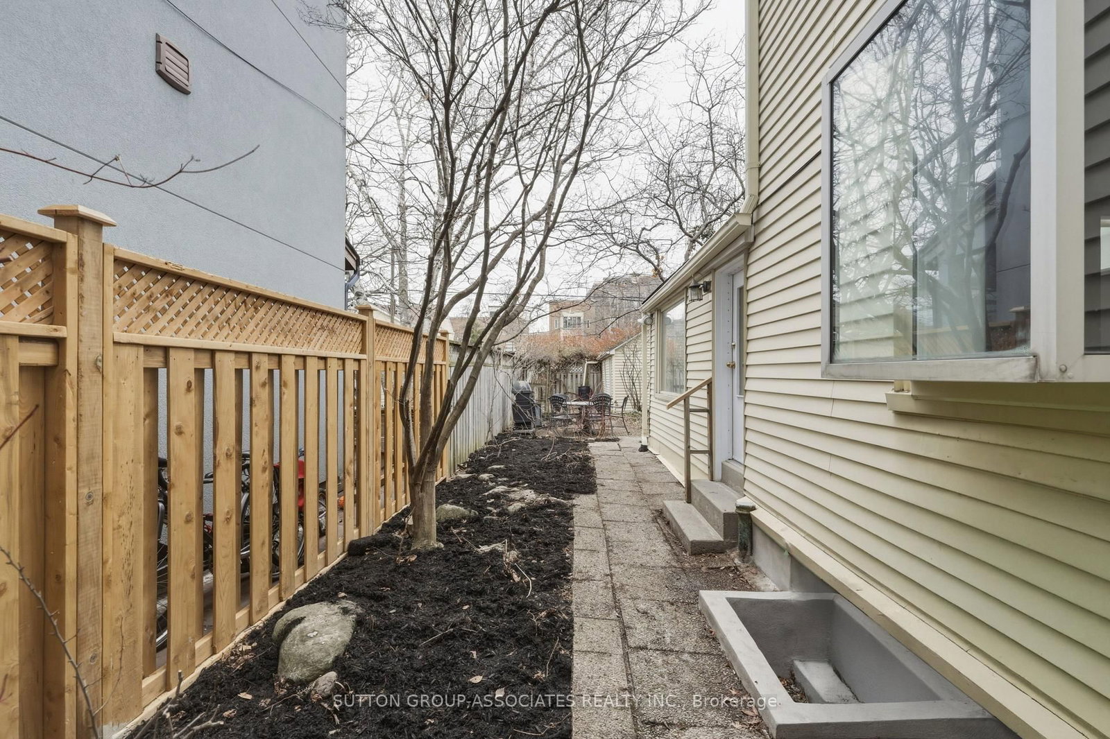 Listing Image 44
