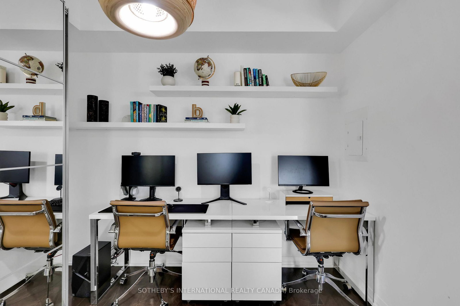 Listing Image 9