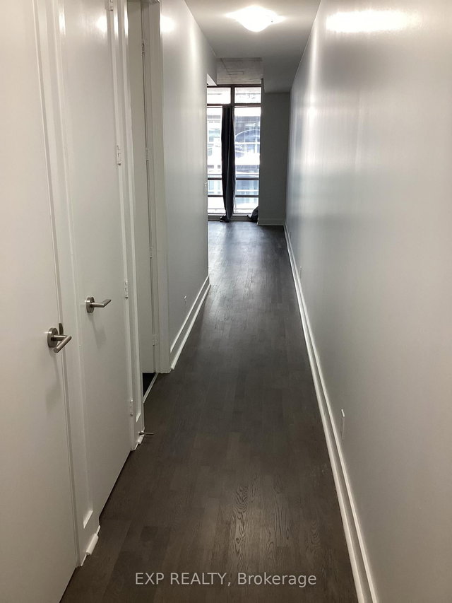 418 - 399 Adelaide Street