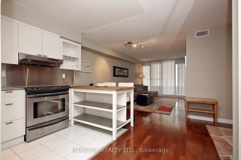 718 - 111 Elizabeth St, Toronto, M5G 1P7 | Image 3