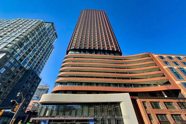 4005 - 180 Front Street E