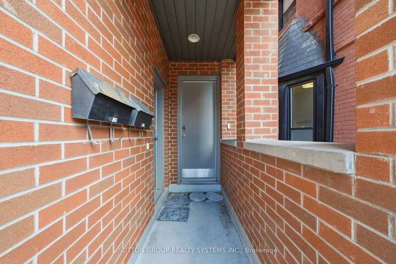 99A Walmer Rd, Toronto, M5R 2X6 | Image 2