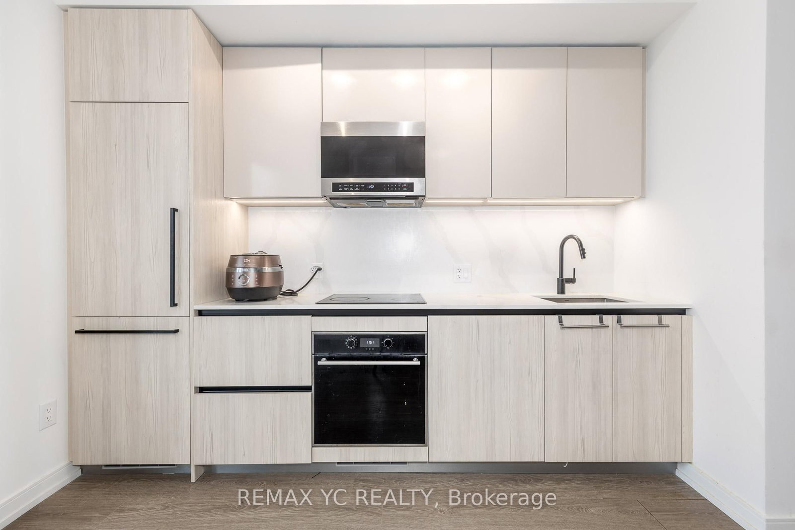 Condo for sale at 804-425 Front Street, Toronto, Ontario, M5A 0X2 - Waterfront Communities C8 - MLS: C12909890