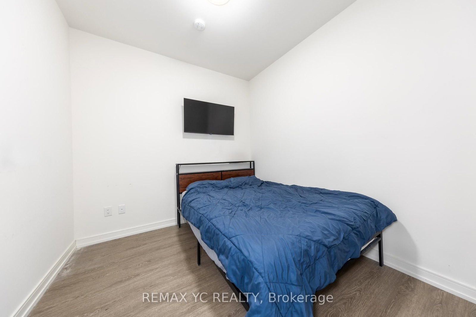 Condo for sale at 804-425 Front Street, Toronto, Ontario, M5A 0X2 - Waterfront Communities C8 - MLS: C12909890