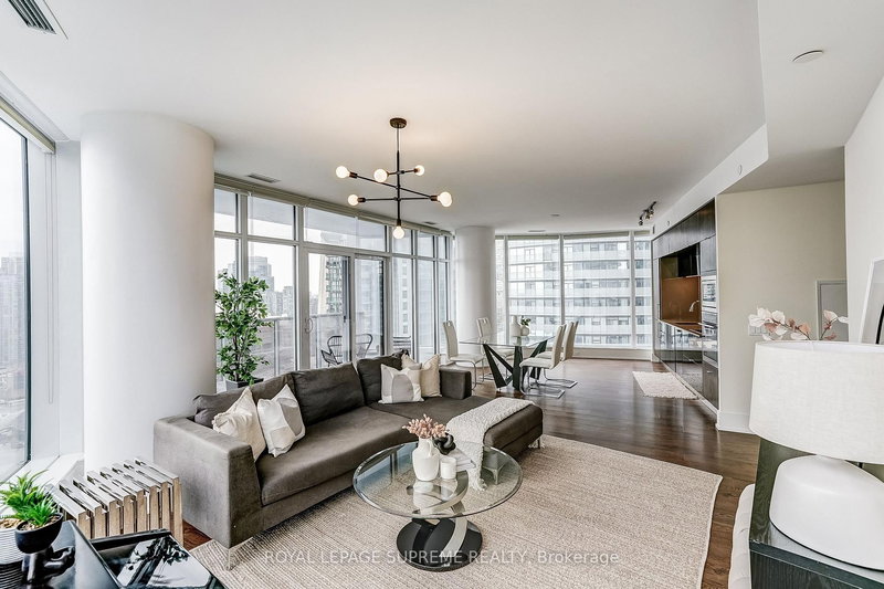3010 - 10 York St, Toronto, M5J 0E1 | Image 2