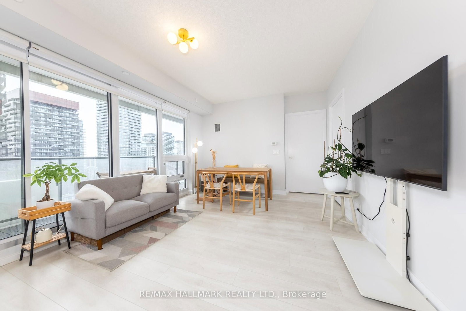 Condo for sale at 2211-2221 Yonge Street, Toronto, Ontario, M4S 0B8 - Mount Pleasant West - MLS: C12910754