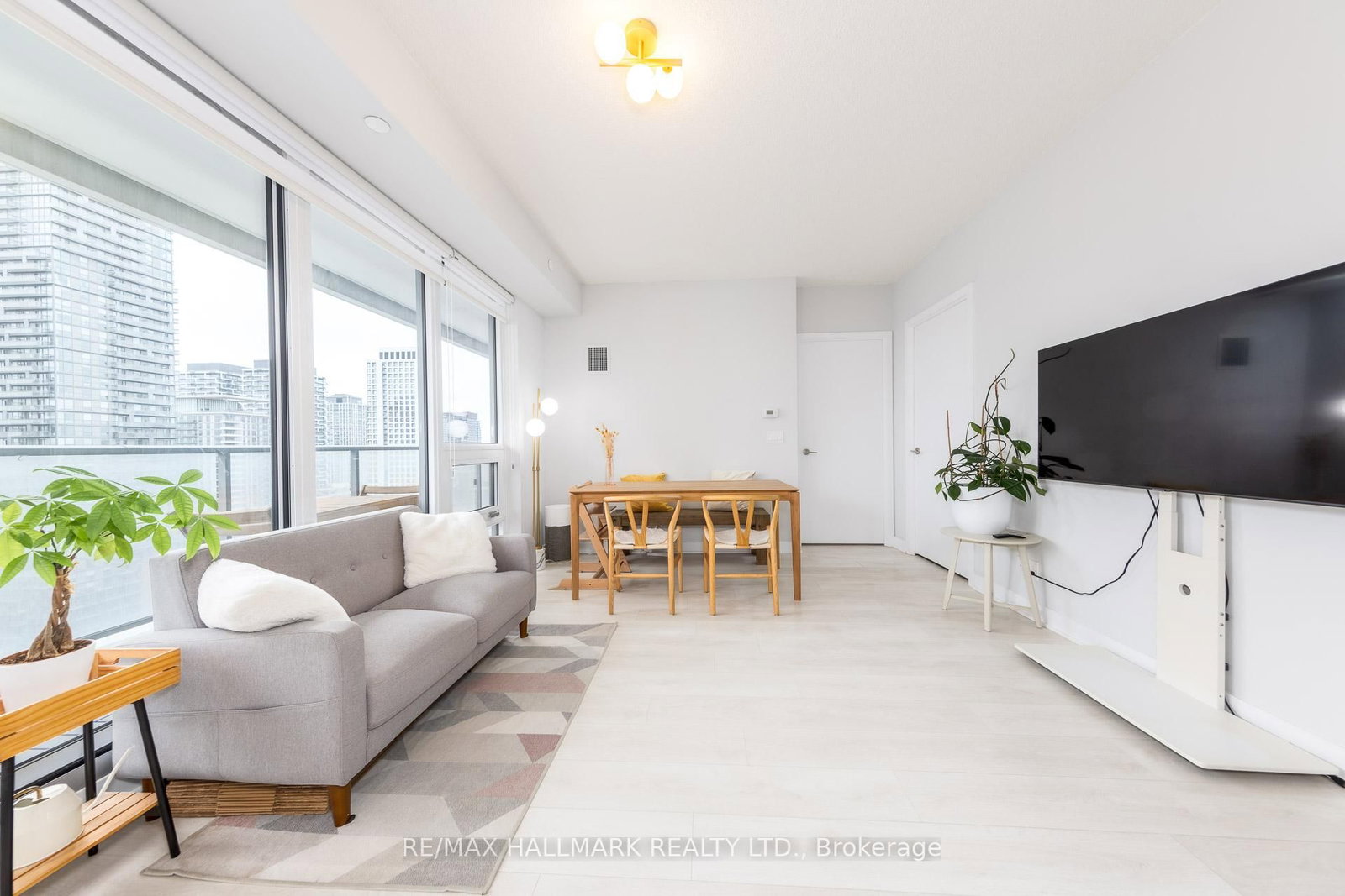 Condo for sale at 2211-2221 Yonge Street, Toronto, Ontario, M4S 0B8 - Mount Pleasant West - MLS: C12910754